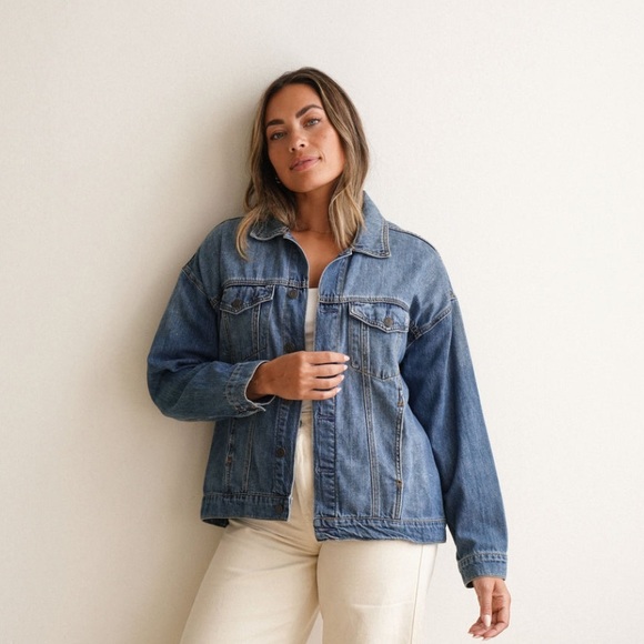 Cjla hunter jean jacket in size small - Picture 3 of 5